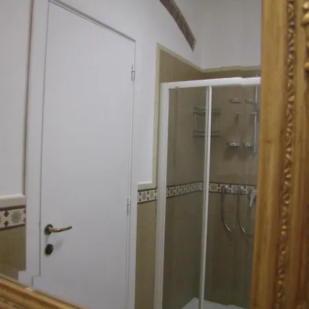 Bb La Bella Addormentata E Il Principe Calaf Bed & Breakfast Lucca