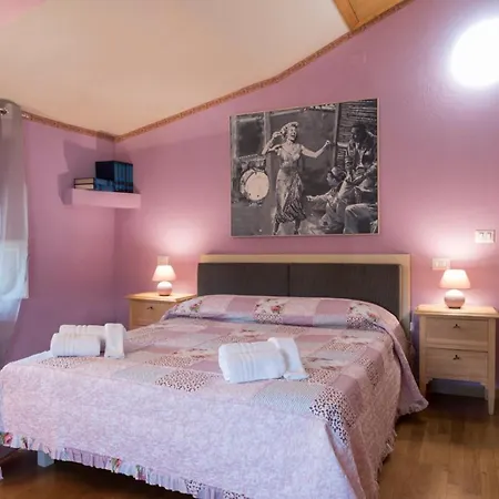 Bb La Bella Addormentata E Il Principe Calaf Bed & Breakfast Lucca